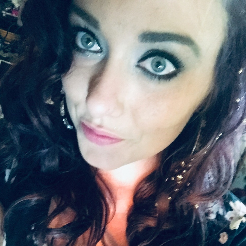 Meet your Posher, Lacey